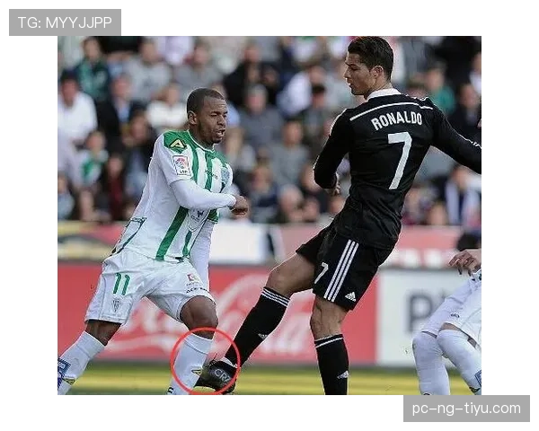 故意踢人判罚标准如何界定，裁判为何尺度差异大？